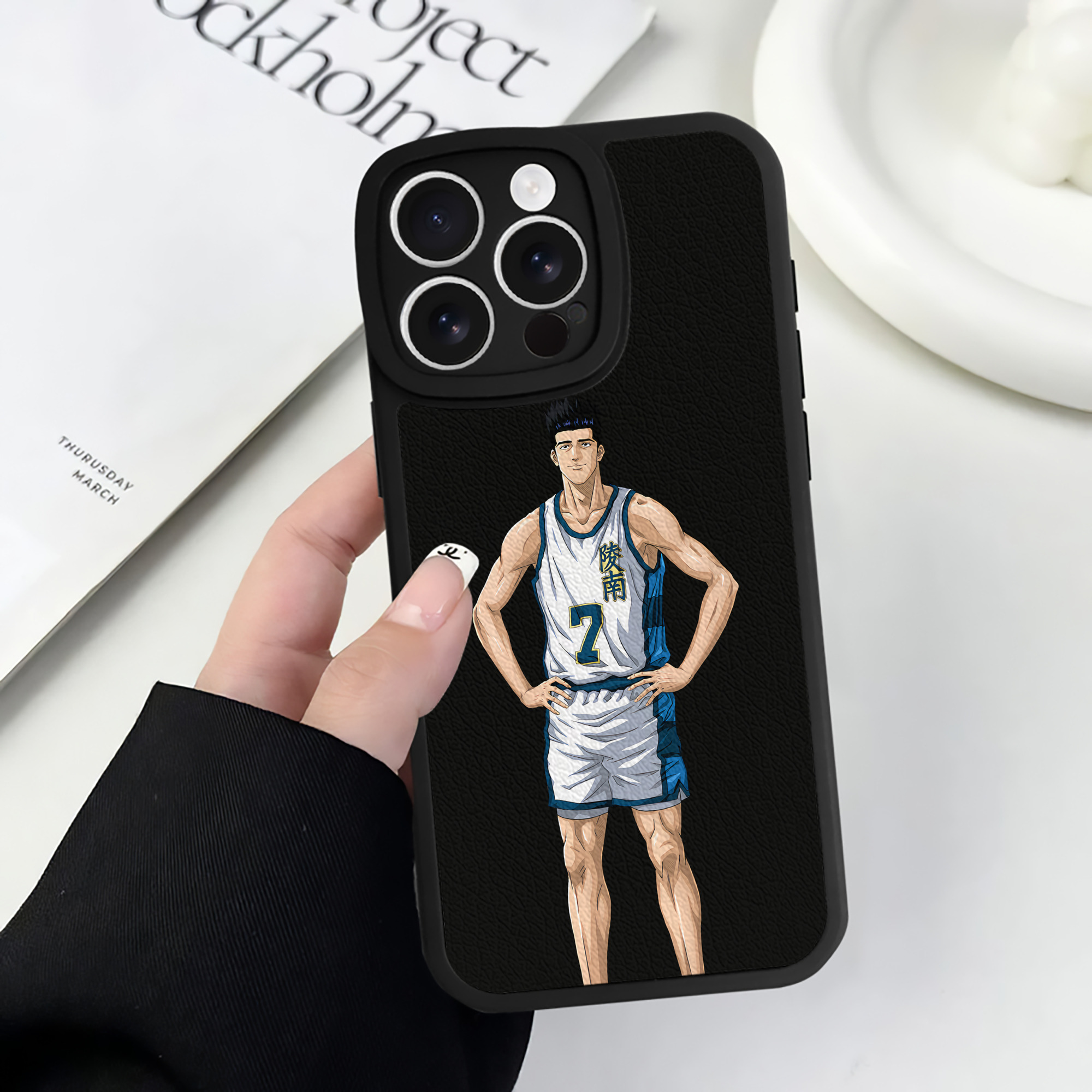 （画像用） SLAM DUNK／スラムダンク 【iPhone 16シリーズ対応】シリコンスマホケース（レザー調） 材質：シリコン
